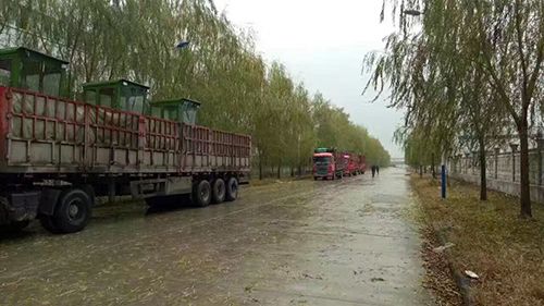 有機肥設備-翻堆機向山東奔去！